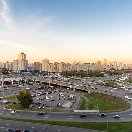 Апартаменты На Метро "Осокорки" Kiev Dış mekan fotoğraf
